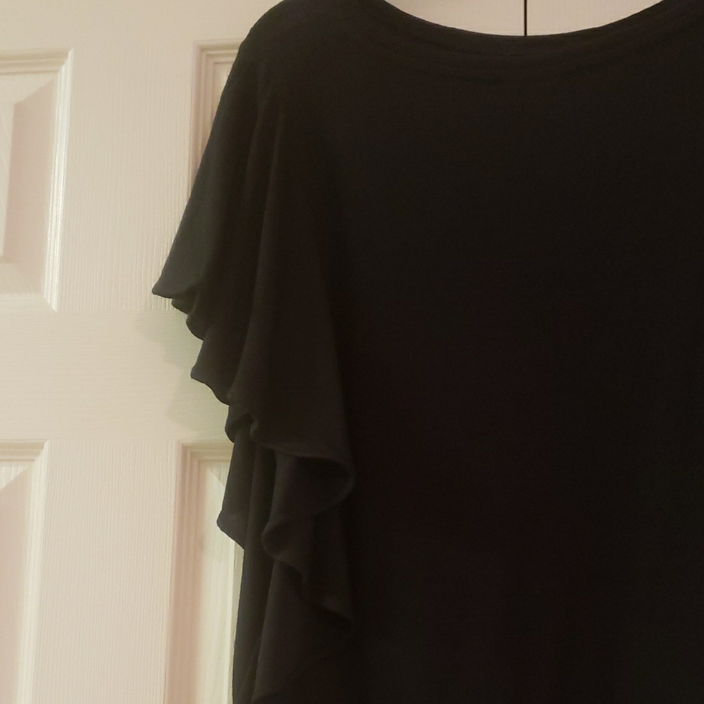 GAP Softspun Black Ruffle Cascading Sleeve Top - Size Large  NWOT - Picture 5 of 7